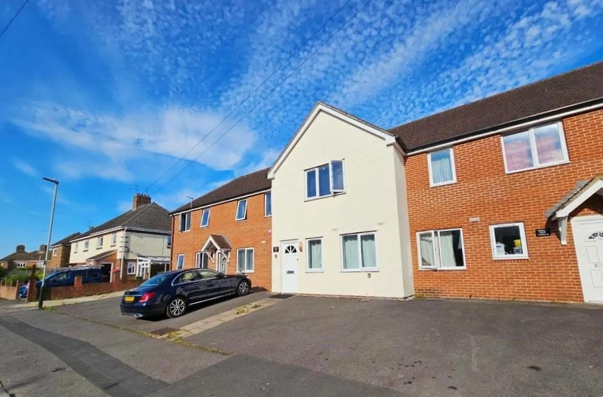 The Hewlett Court Terracotta By Fortuna Property Cheltenham 0*,
